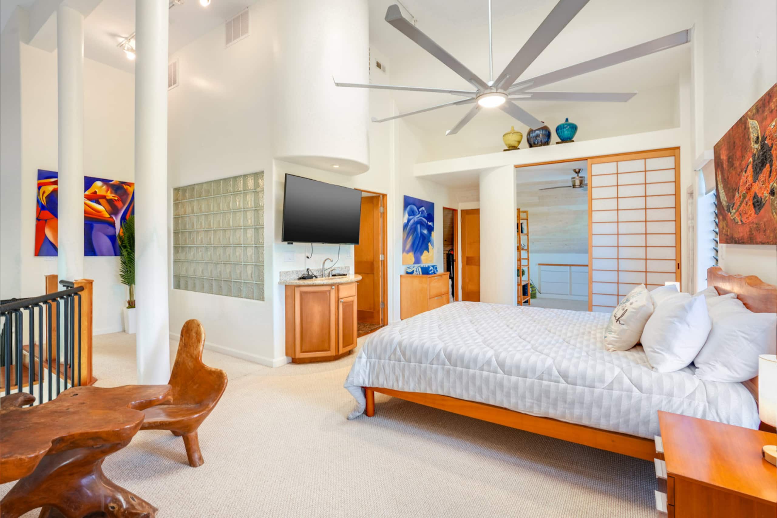 Luxury 2-Story Oceanfront Condo w/ Views & Pool - Photo 23