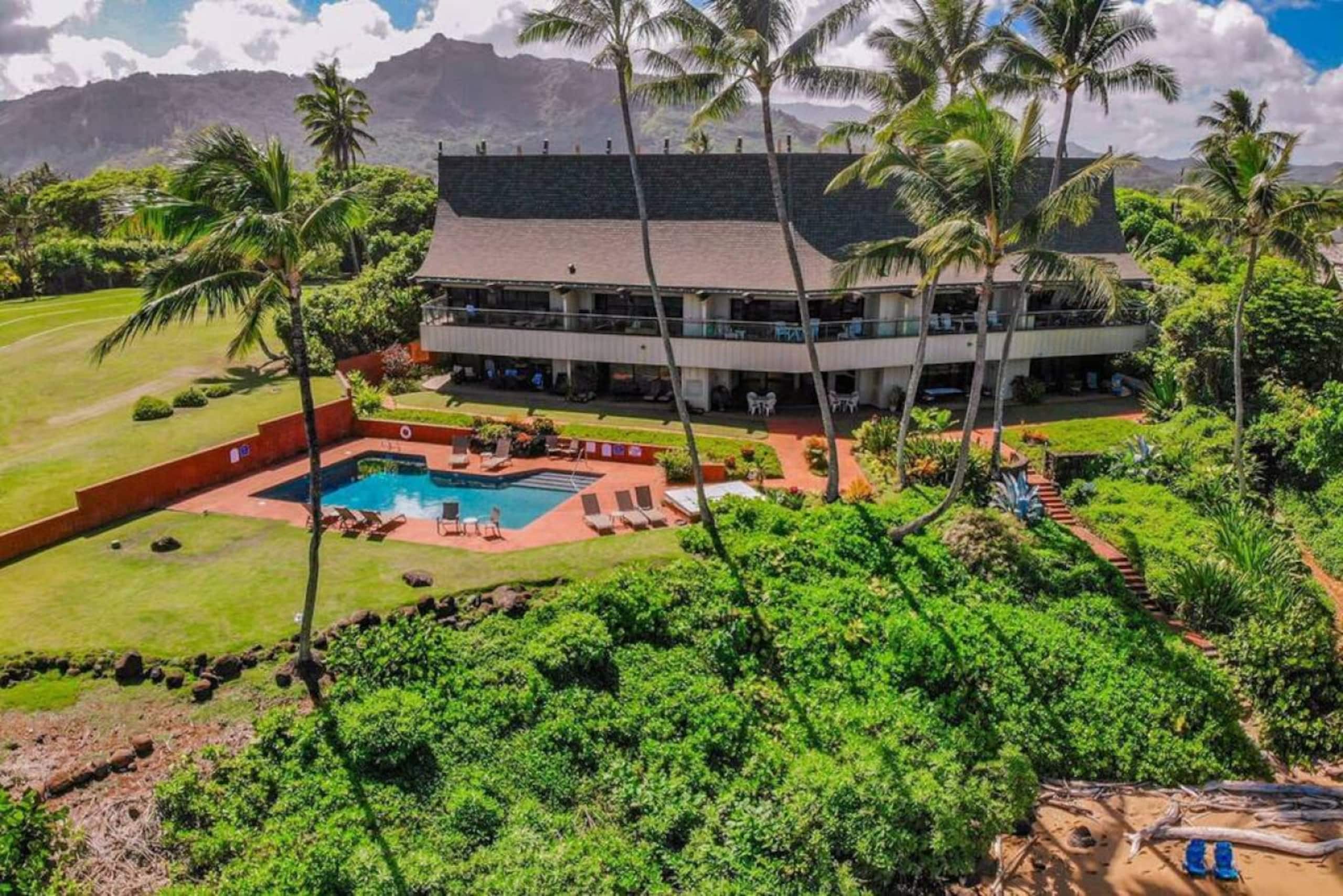 Luxury 2-Story Oceanfront Condo w/ Views & Pool - Photo 42
