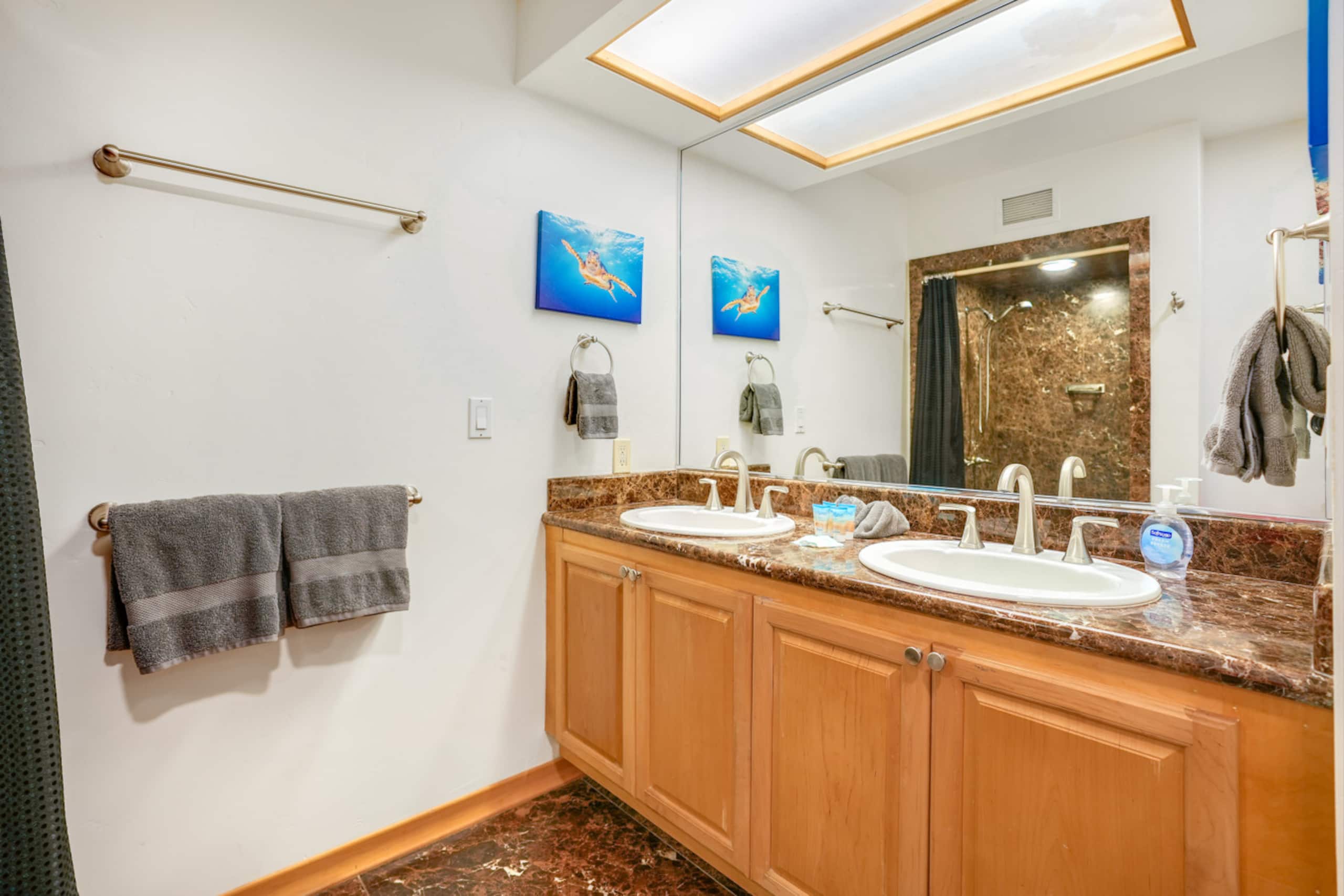 Luxury 2-Story Oceanfront Condo w/ Views & Pool - Photo 31