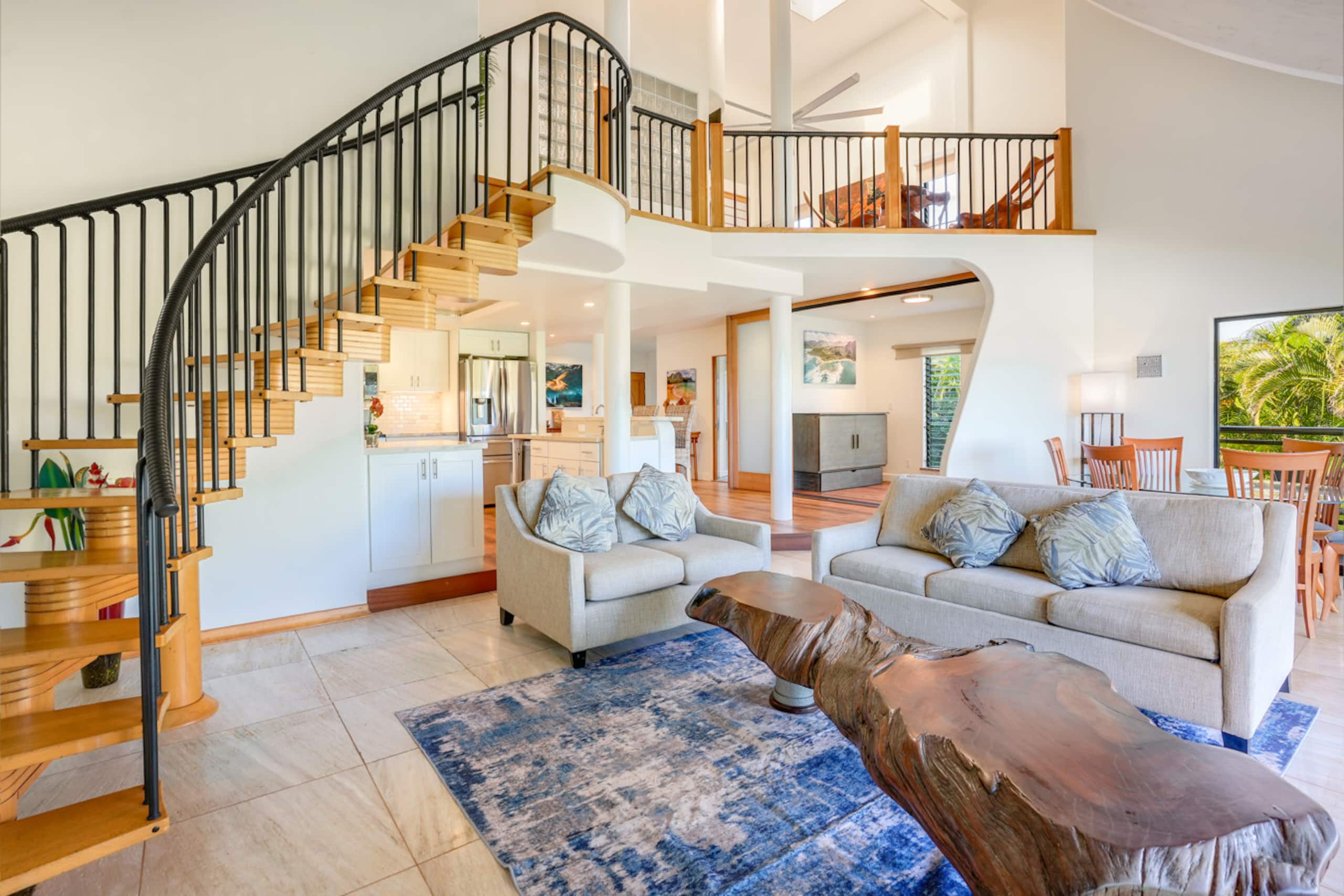 Luxury 2-Story Oceanfront Condo w/ Views & Pool - Photo 11