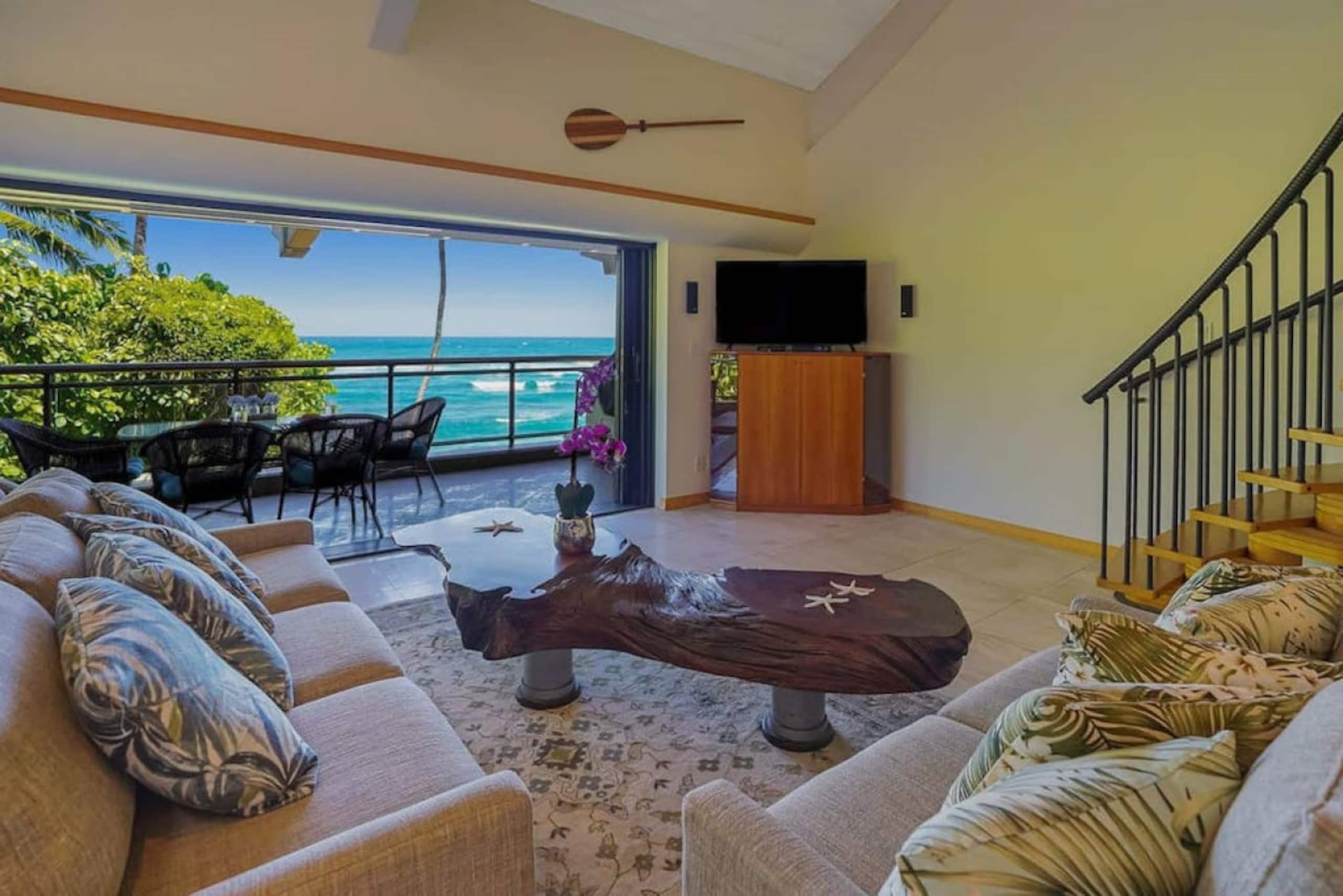 Luxury 2-Story Oceanfront Condo w/ Views & Pool - Photo 7