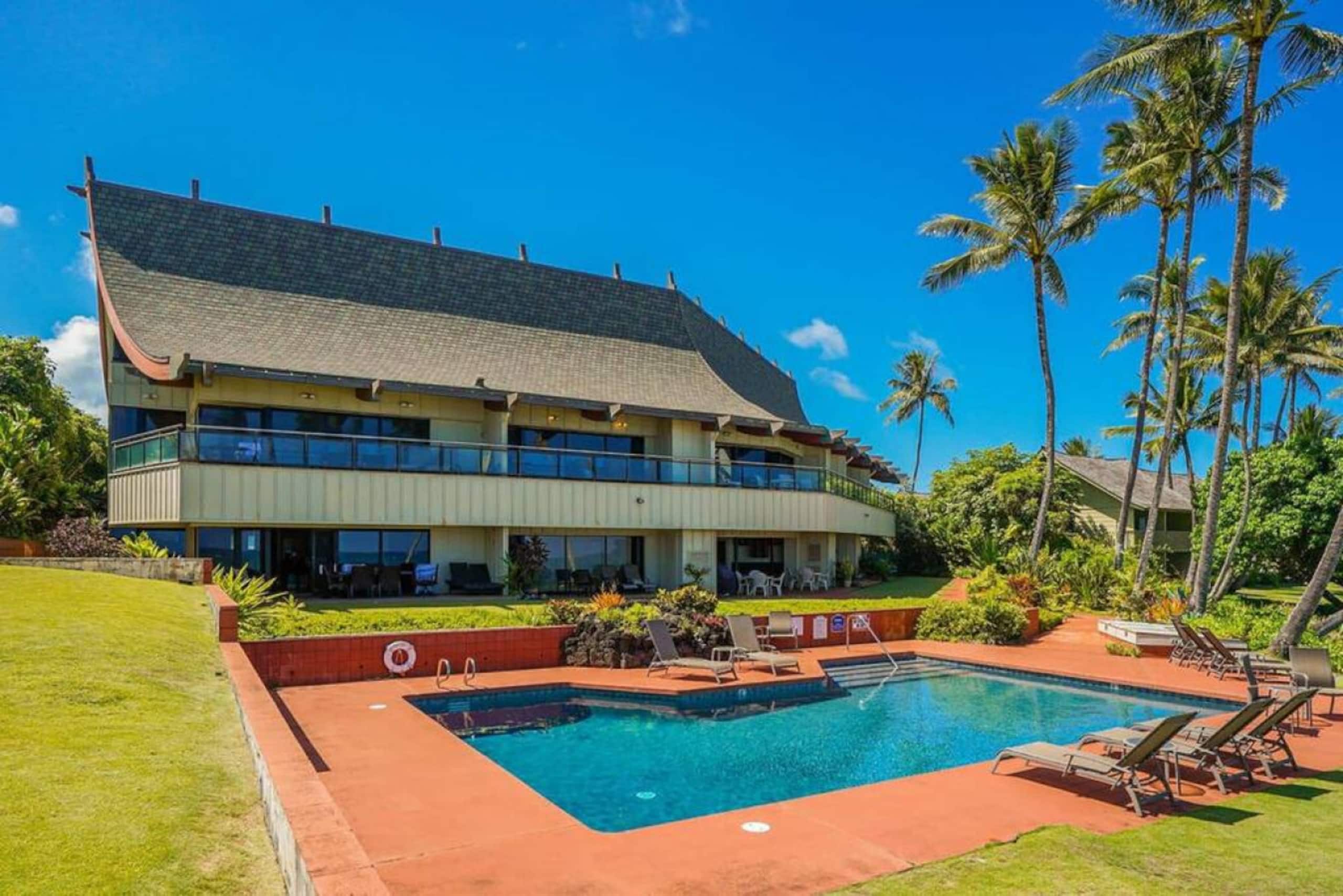 Luxury 2-Story Oceanfront Condo w/ Views & Pool - Photo 39