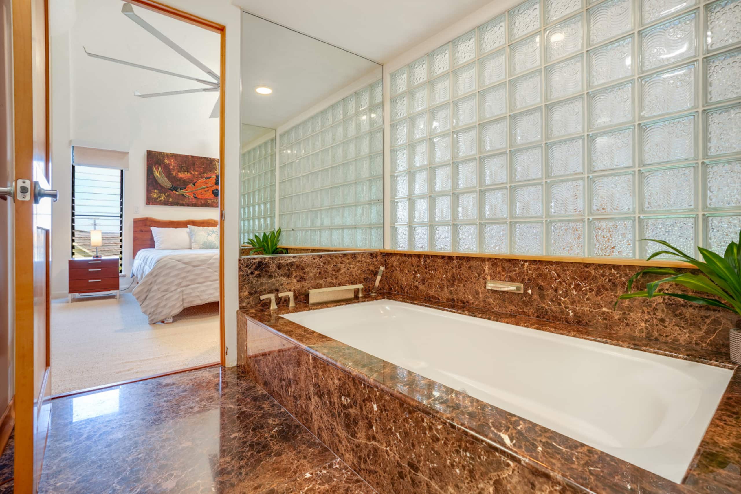Luxury 2-Story Oceanfront Condo w/ Views & Pool - Photo 32