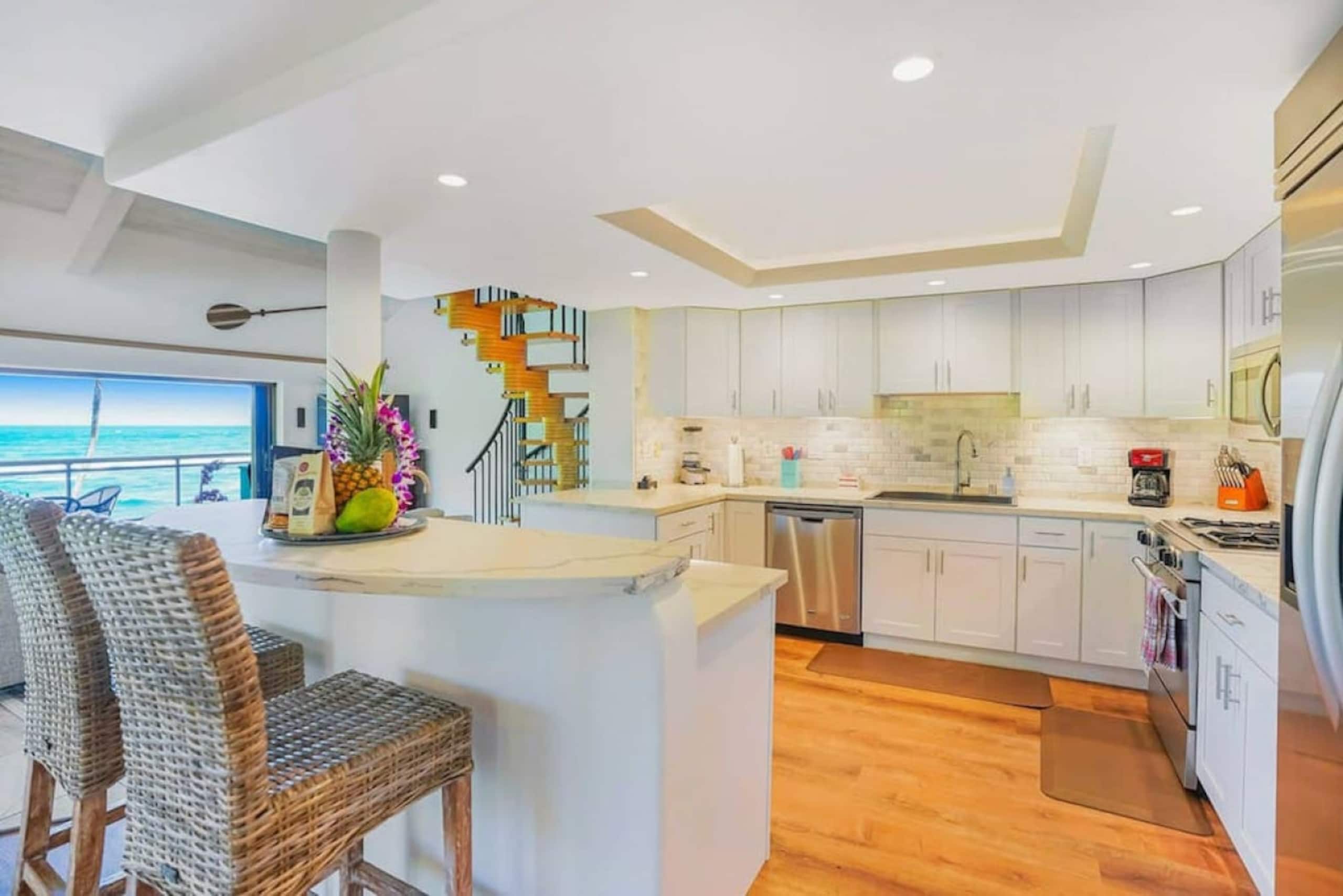 Luxury 2-Story Oceanfront Condo w/ Views & Pool - Photo 13