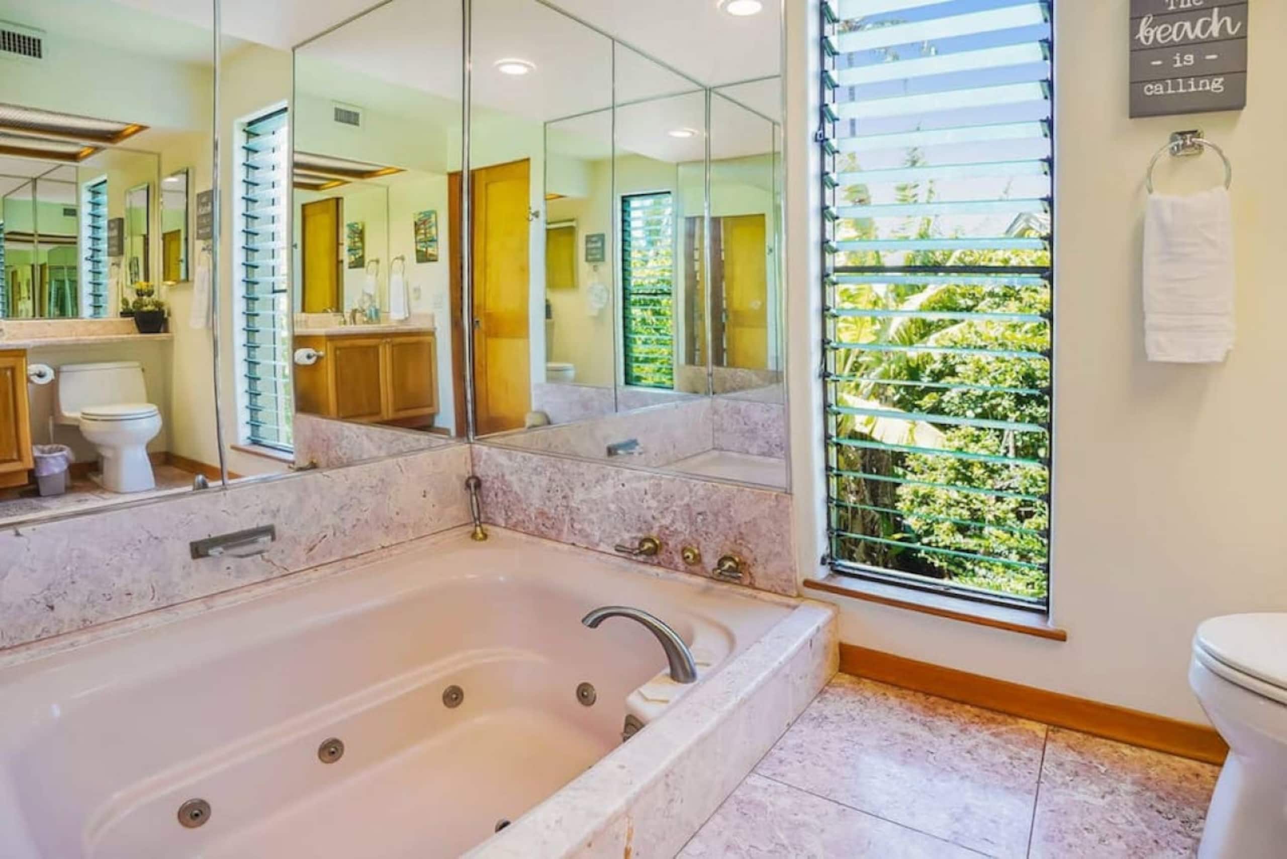 Luxury 2-Story Oceanfront Condo w/ Views & Pool - Photo 62