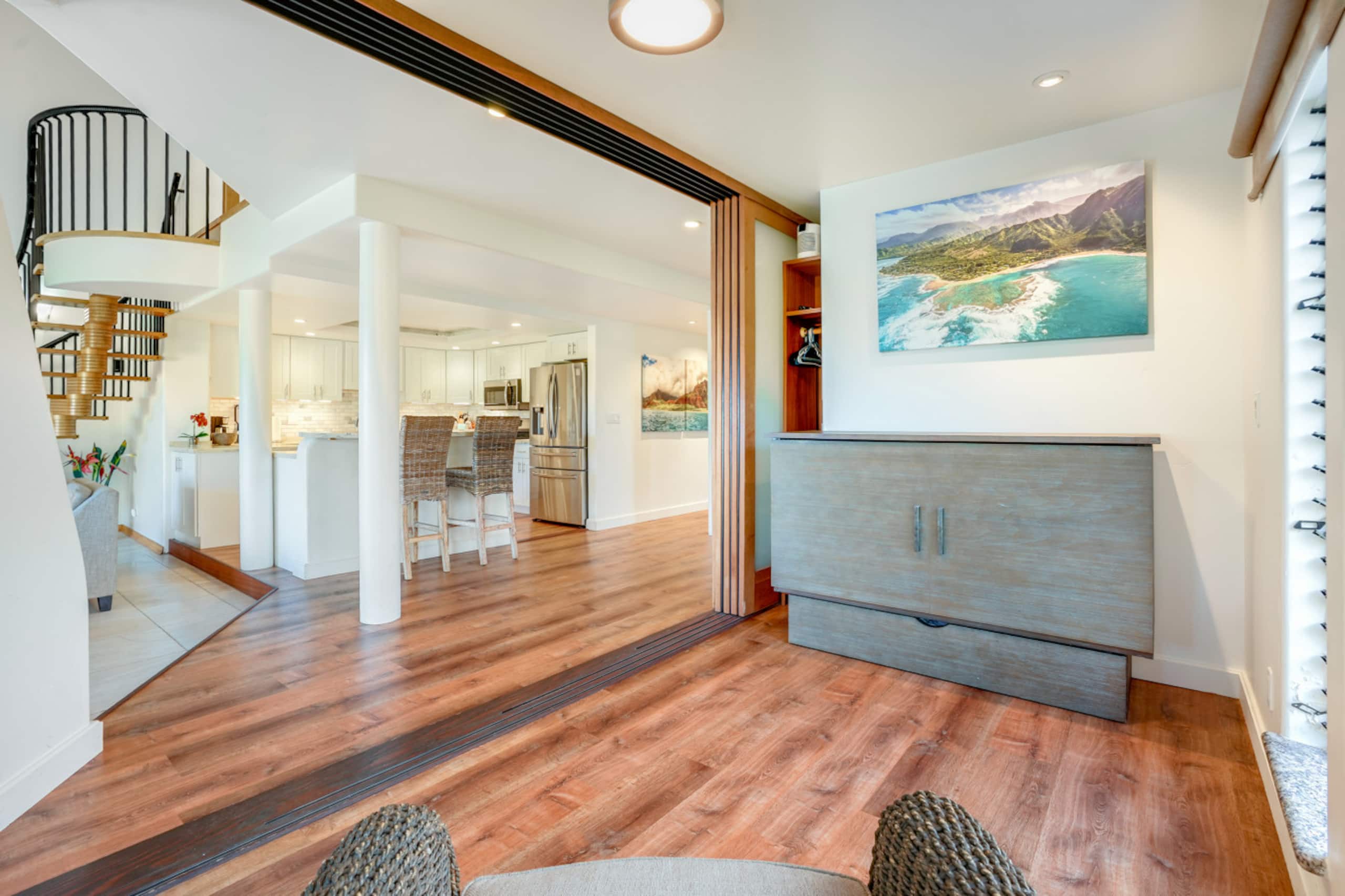 Luxury 2-Story Oceanfront Condo w/ Views & Pool - Photo 10