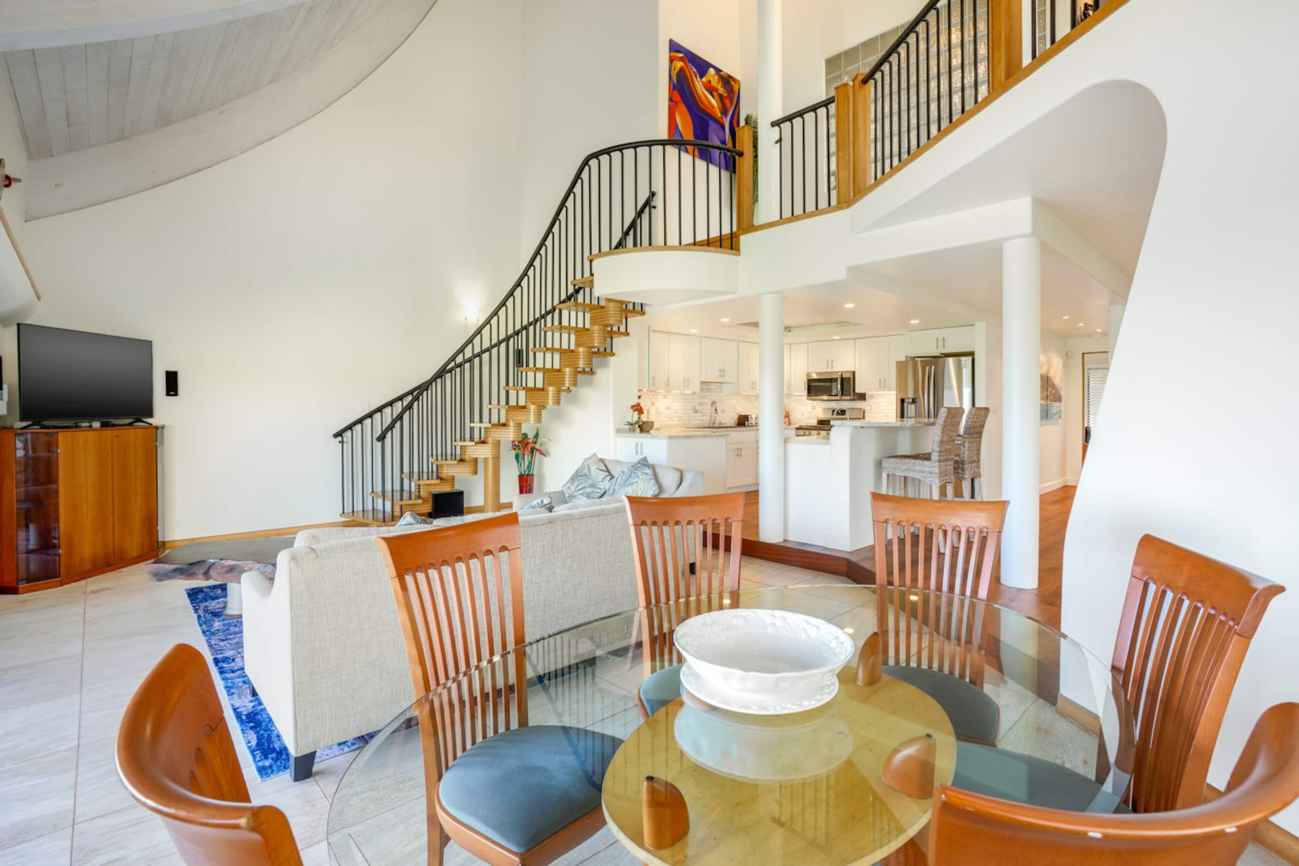 Luxury 2-Story Oceanfront Condo w/ Views & Pool - Photo 21