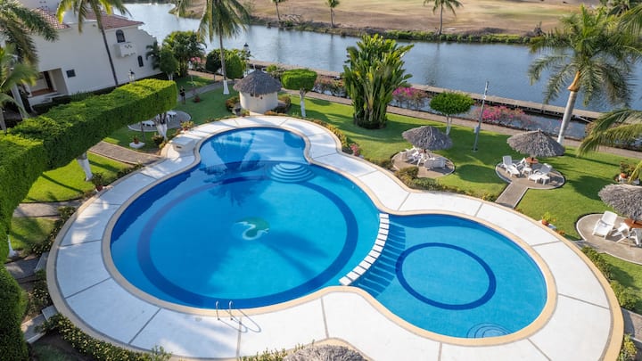 Luxury Condo Overlooking Marina In Ixtapa - Ixtapa Zihuatanejo