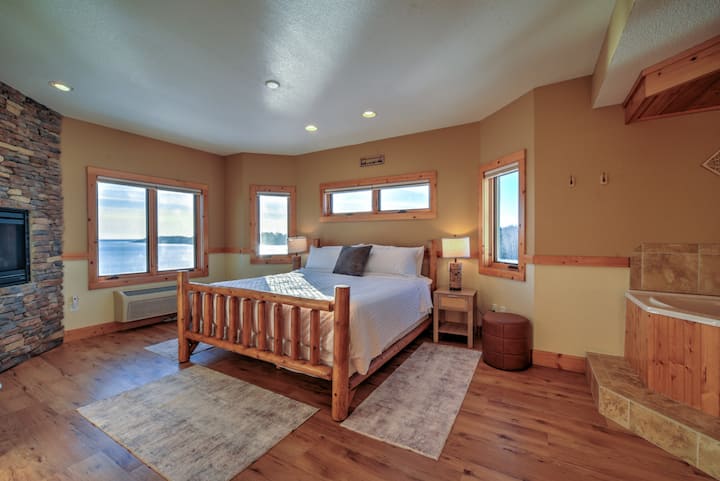 Lakefront Bedroom Suite | Corner Unit | Amazing Sunsets