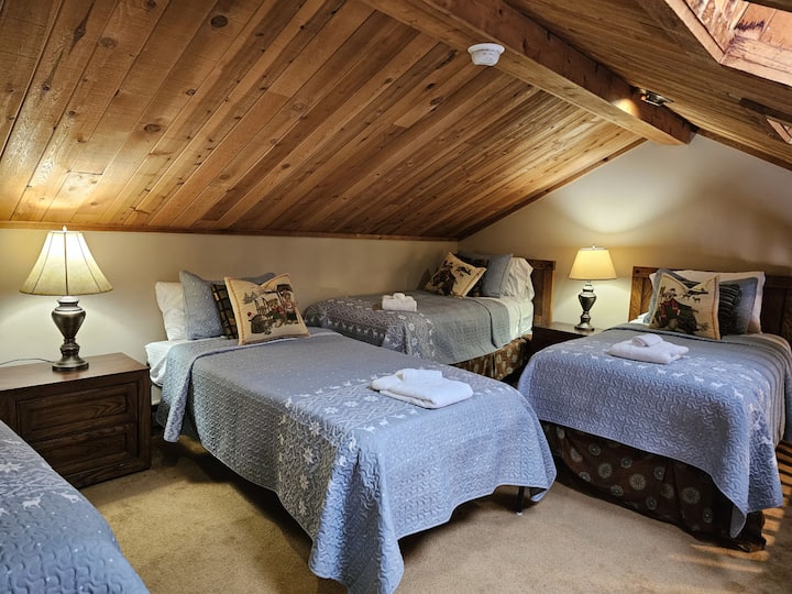 חדר לופט 4 מיטות יחיד