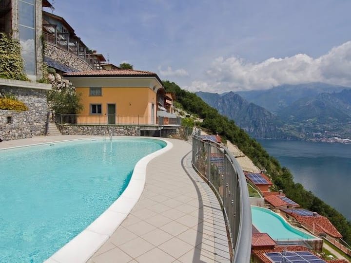 Beatrice - Haus Mit Pool Und Terrasse Am Iseosee - Lovere