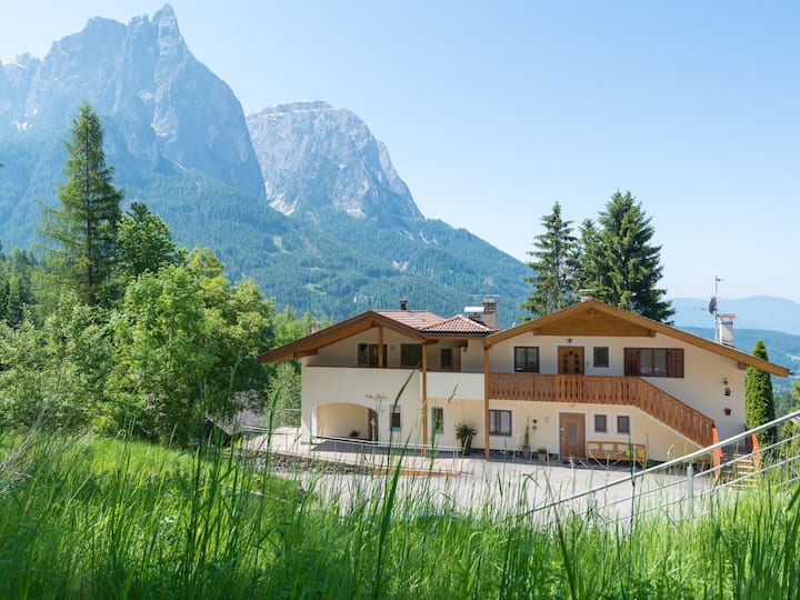 Wohnung In Den Dolomiten Mit Traumhafter Aussicht - Kastelruth