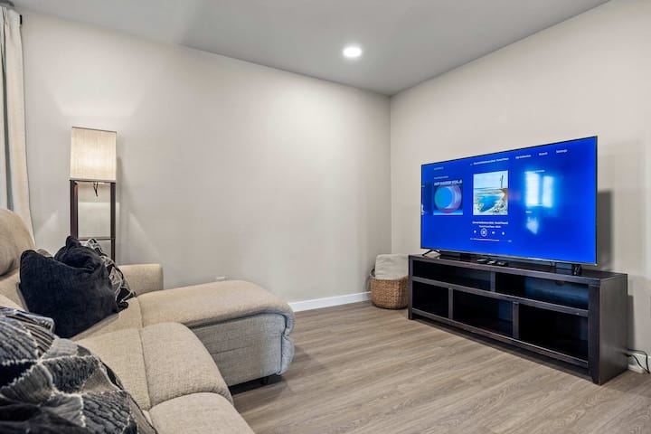Foco Flex Living | Furnished Townie W/ Fenced Yard - Fort Collins, CO
