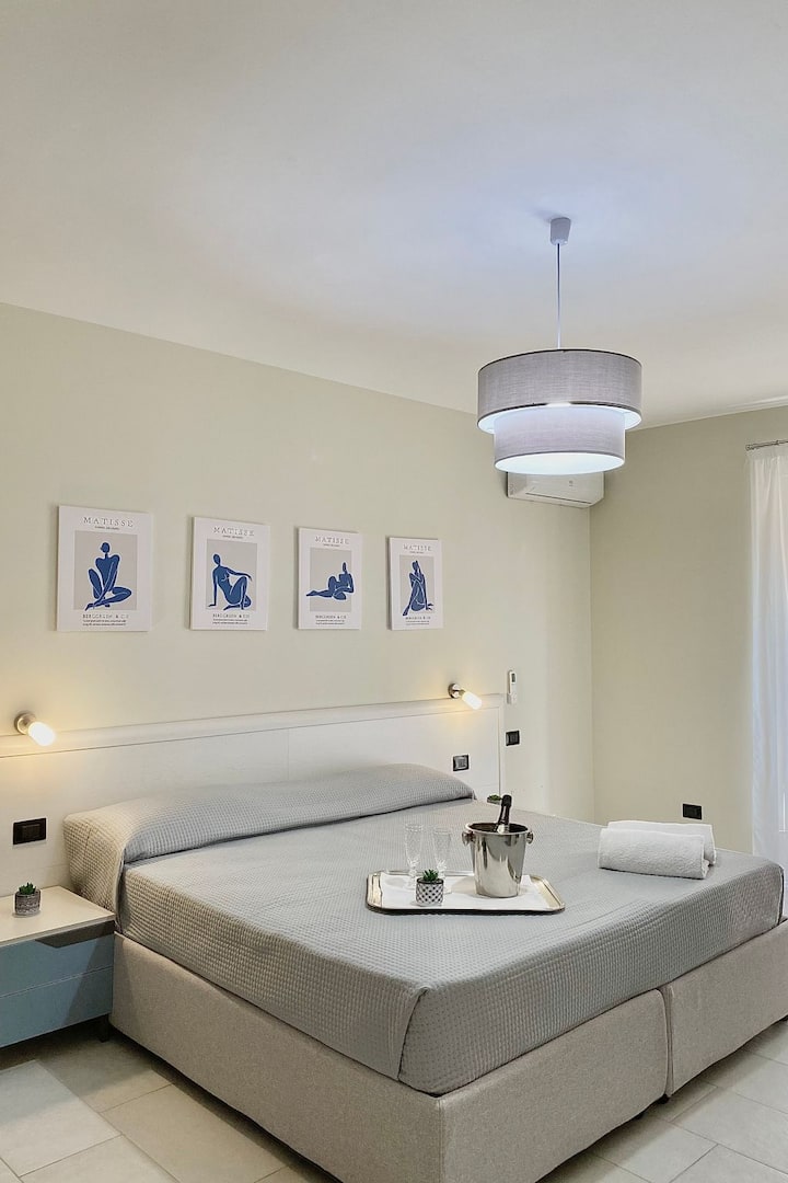 Scala Dei Turchi Palace Suiten Für 2 Personen In R - Realmonte