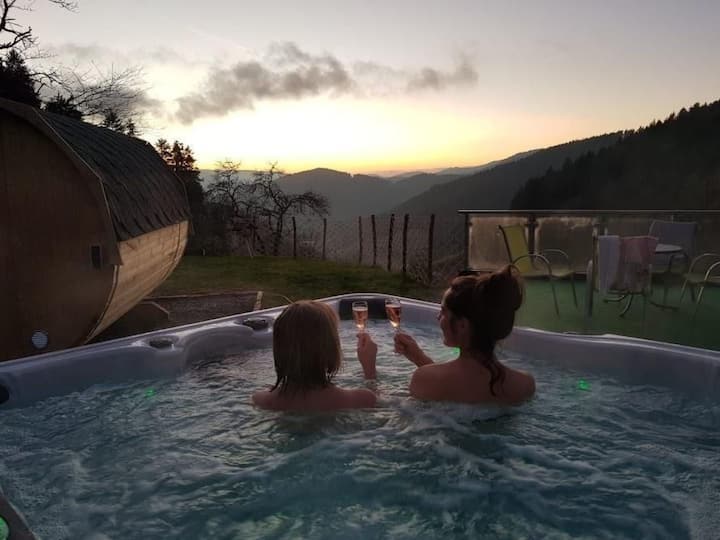 Fewo Mit Whirlpool Und Fass-sauna Im Schwarzwald - Hausach