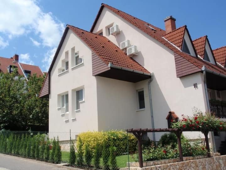 Wohnung Mit Terrasse, Grill Und Garten - Balatonföldvár