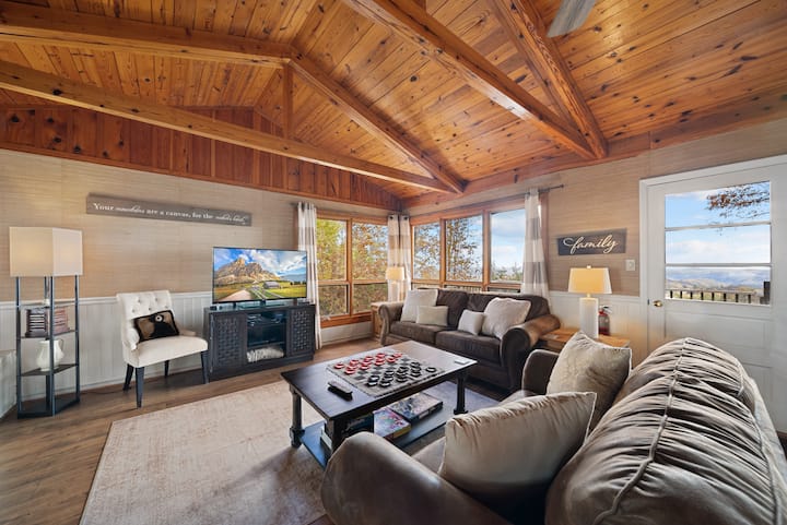 Serene Long-range Mountain Views Minutes From Town - Blowing Rock, NC