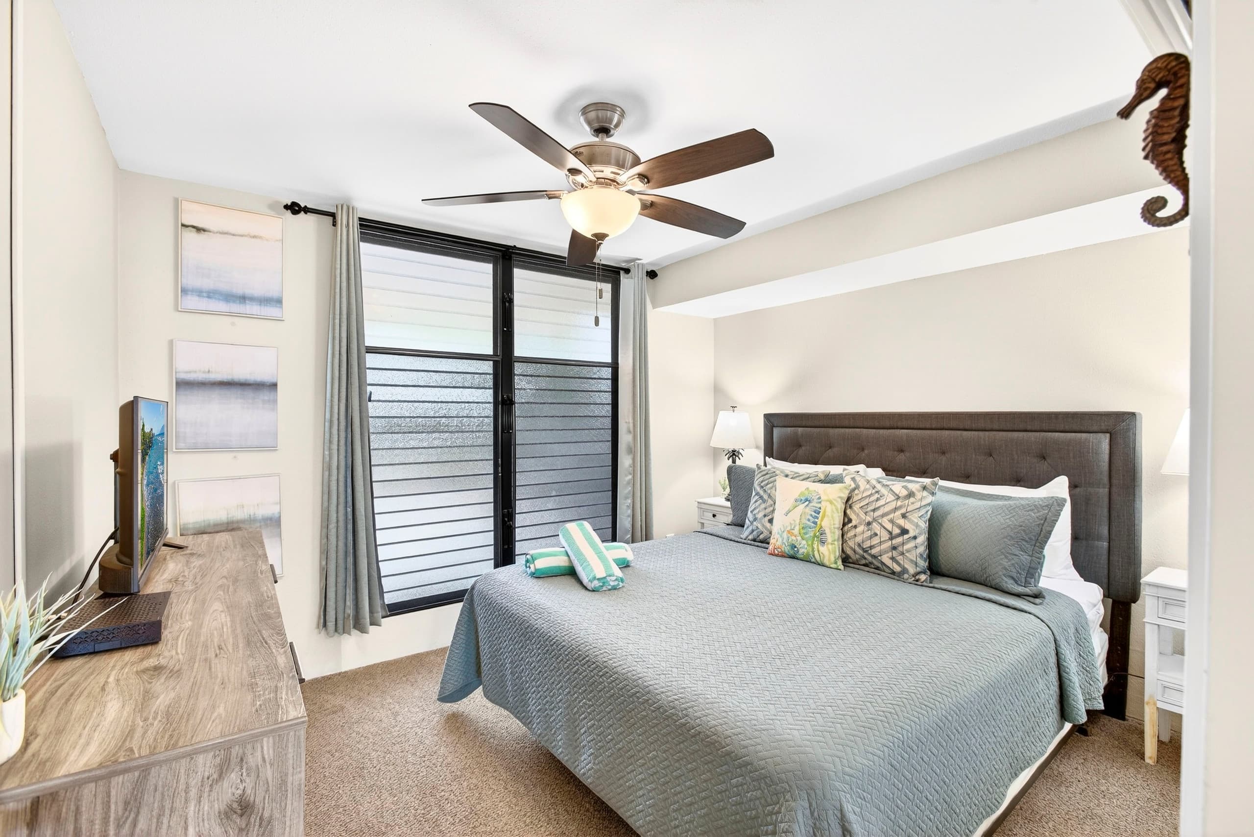 Coastal Elegance: A Fresh Oceanfront Gem - Image 3