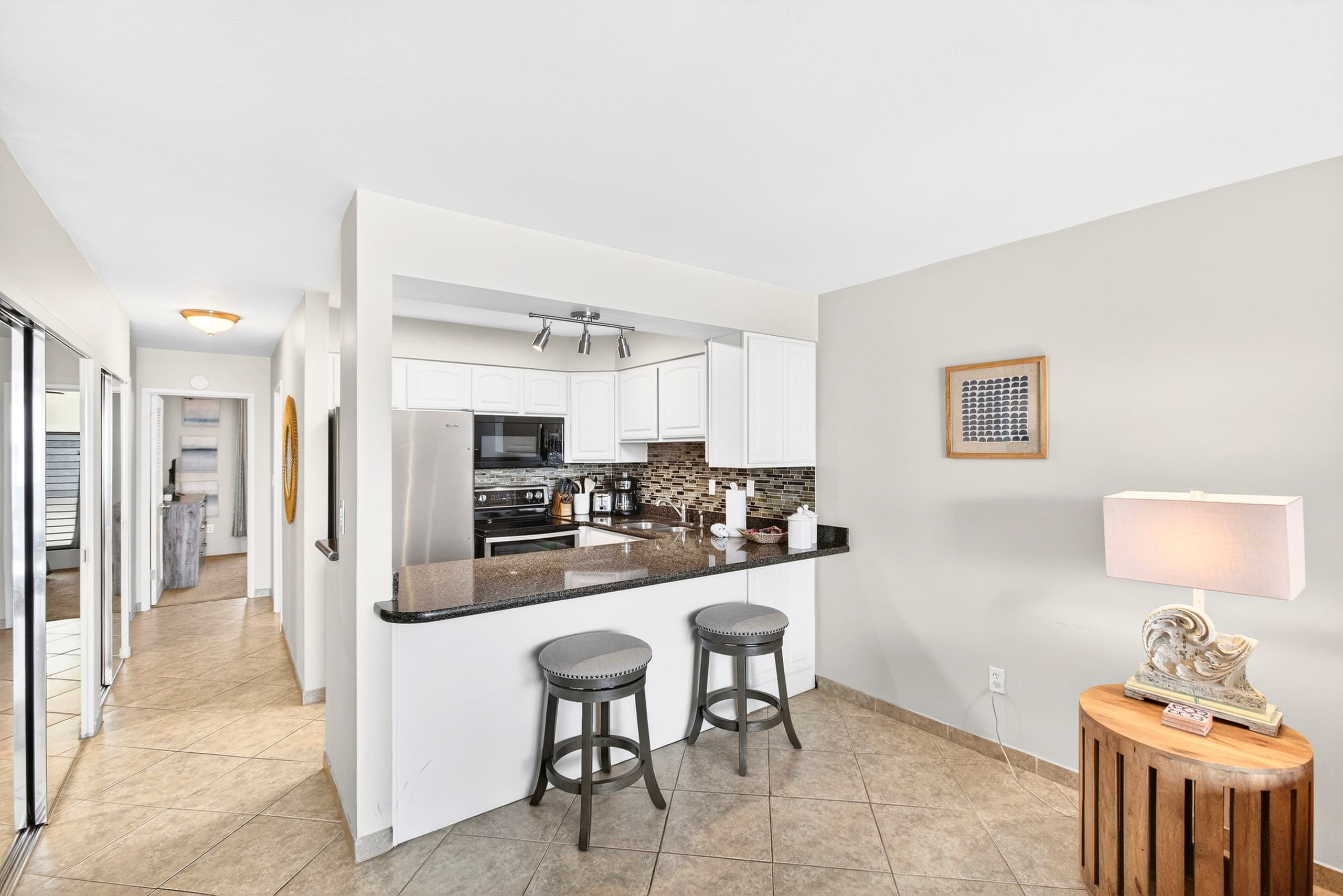 Coastal Elegance: A Fresh Oceanfront Gem - Image 14