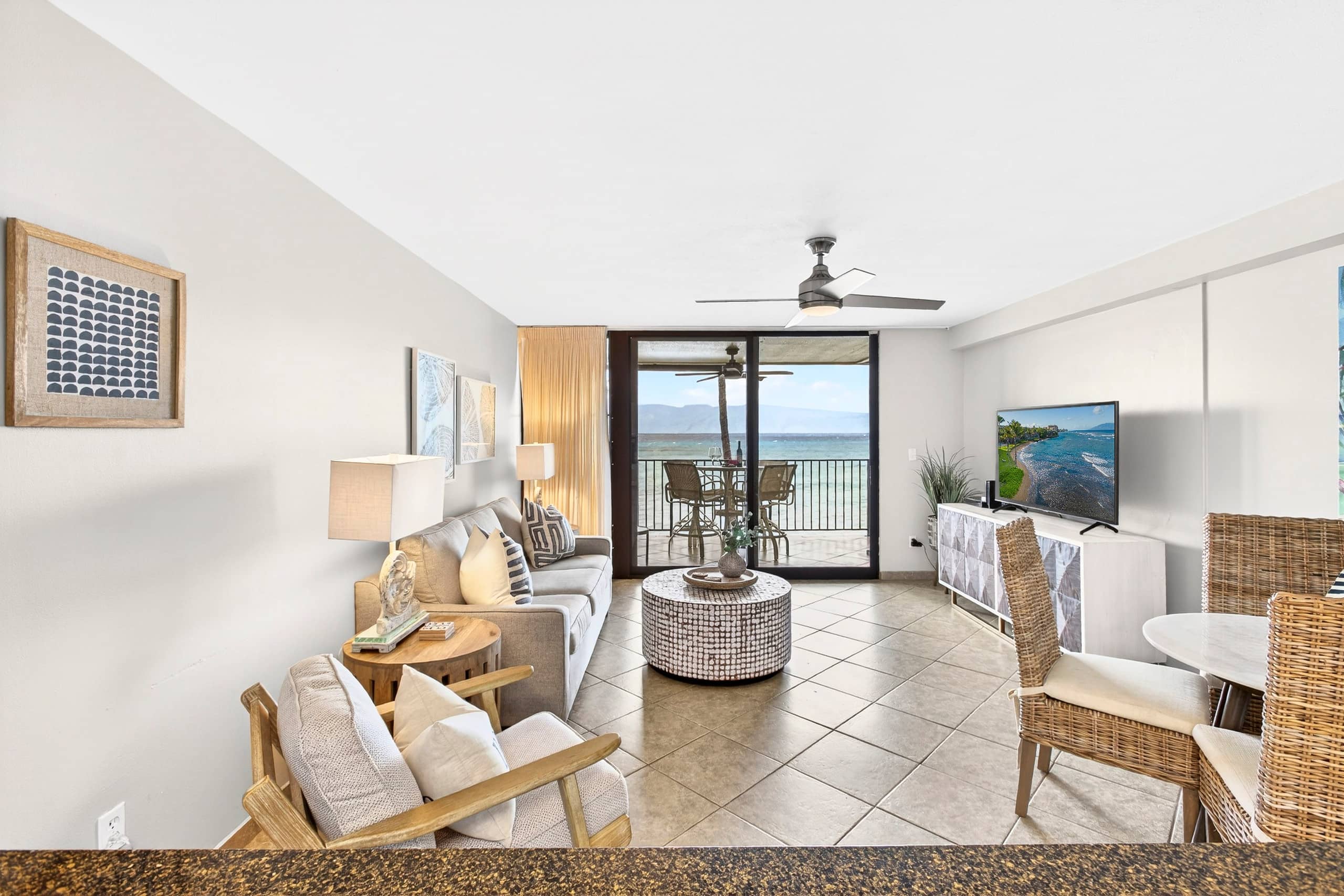 Coastal Elegance: A Fresh Oceanfront Gem - Image 17