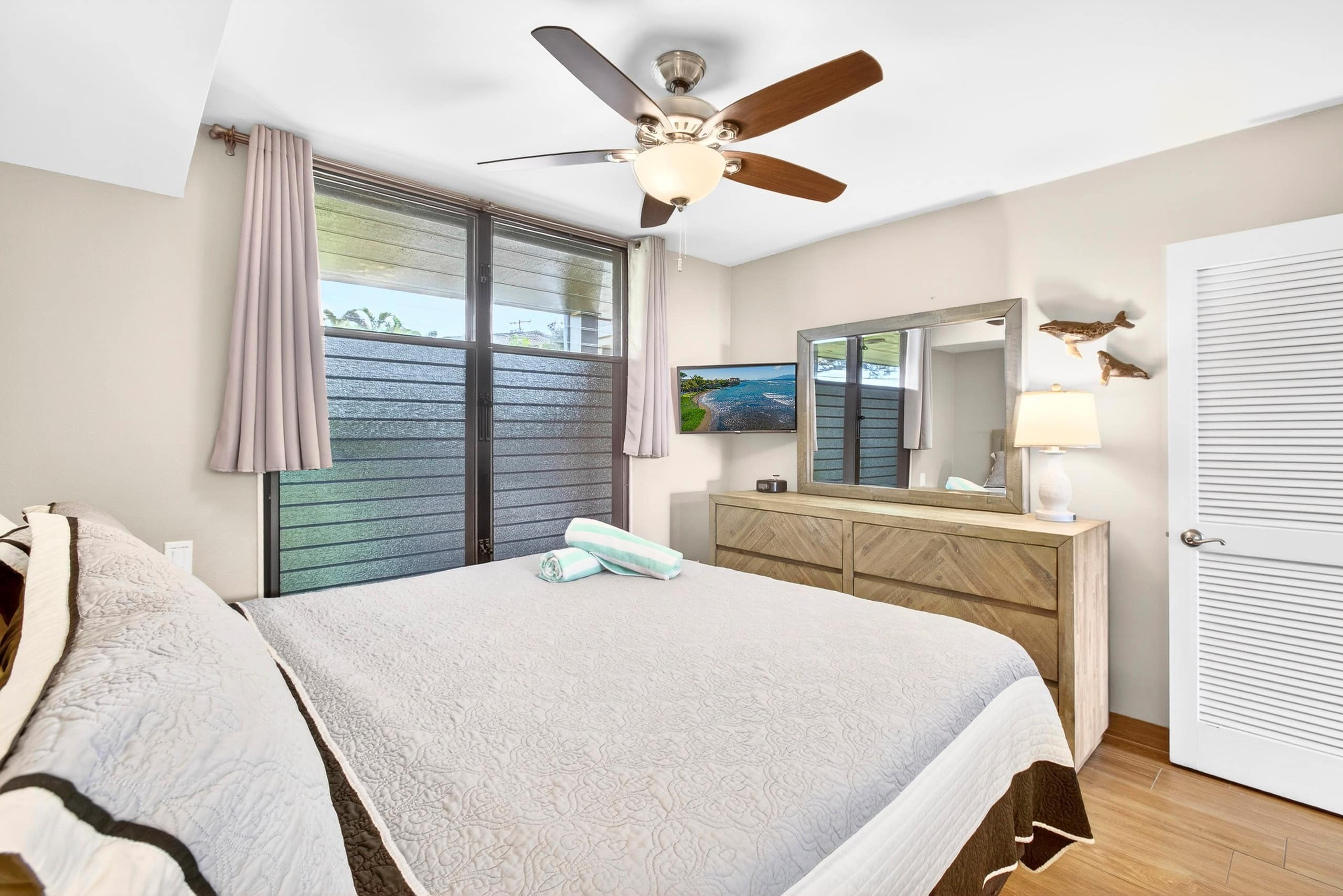 Decorated in Style, Bathed in Sunset Glow - Image 21