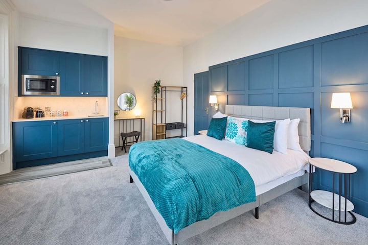 Langley Hotel Apt 1, Уитби – домакин и престой