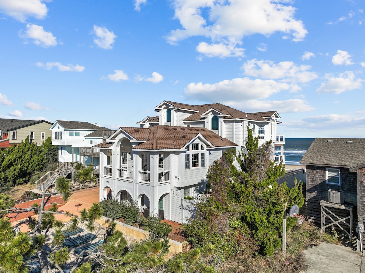 Oceanfront Luxury Retreat w/ Pool & Sauna