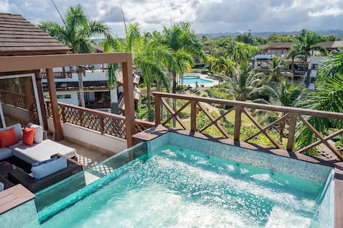 Unique Penthouse w/ Huge Private Rooftop & Jacuzzi