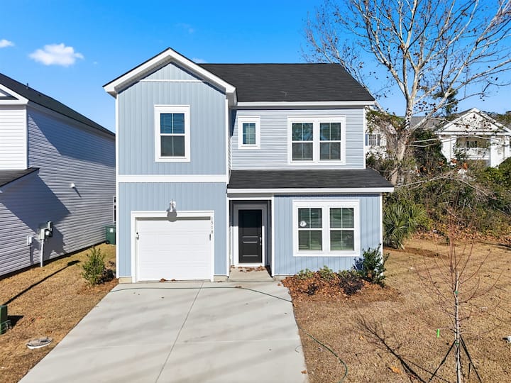 New 4br Walk To Main St Close To Beach & Dining - North Myrtle Beach, SC