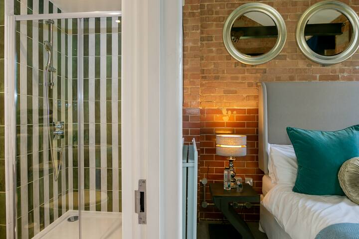 Duclos (Private Ensuite Room) At Bicester Motion - Bicester