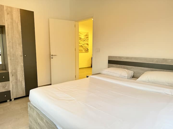 חדר השינה הראשון