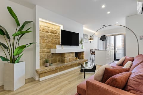 Successful Airbnb property: La Nogalera - Terrace, Pool & Downtown, Casa No... in Torremolinos