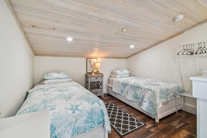 Dunedin Tiny House Combo/sleeps 16! Walk Or Bike T - Dunedin, FL