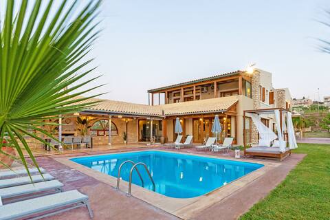 Golden sand beachfront villa ,6 Bedrooms,Rethymno