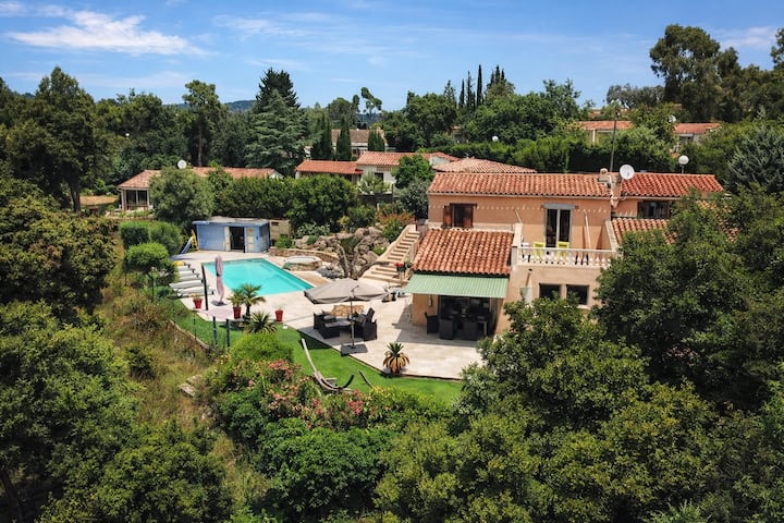 Villa Méditerranéenne Avec Piscine Et Jardin - Fréjus