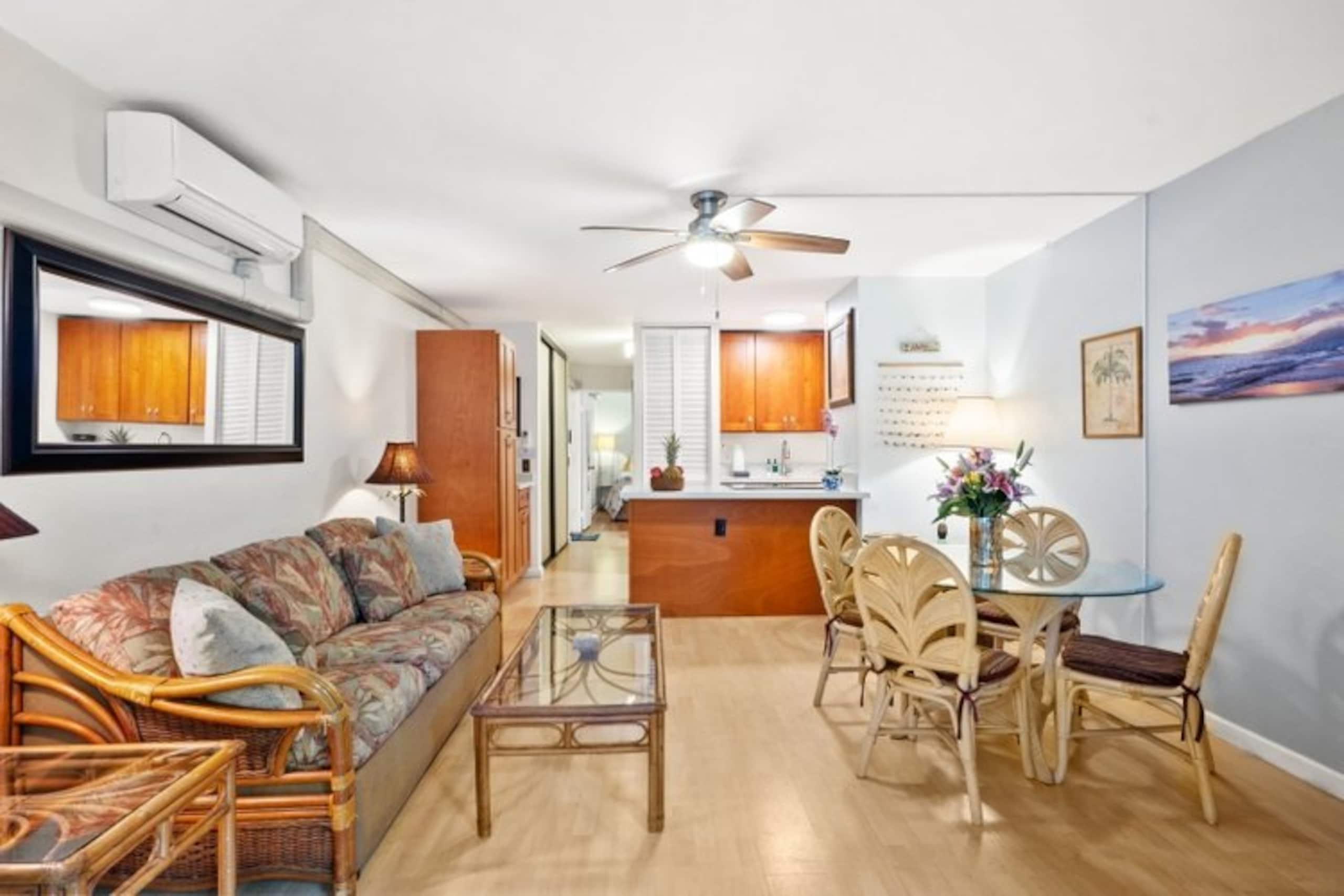 Garden Setting*AC*Close to Beach*Central Location - Image 8