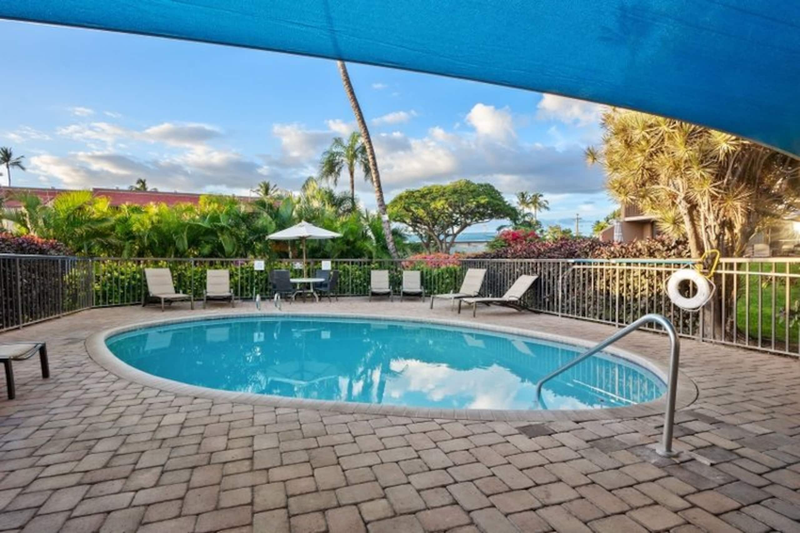 Garden Setting*AC*Close to Beach*Central Location - Image 11