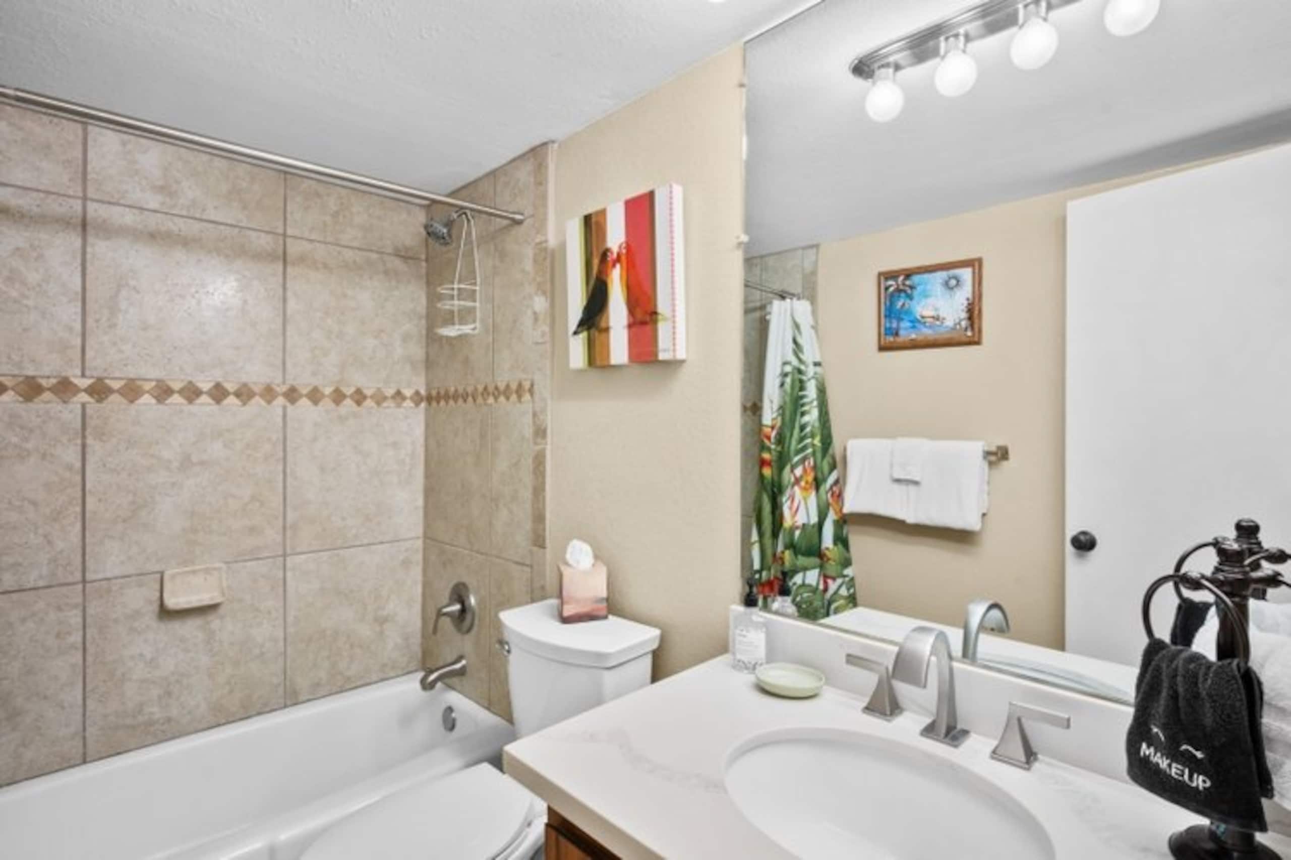 Garden Setting*AC*Close to Beach*Central Location - Image 6