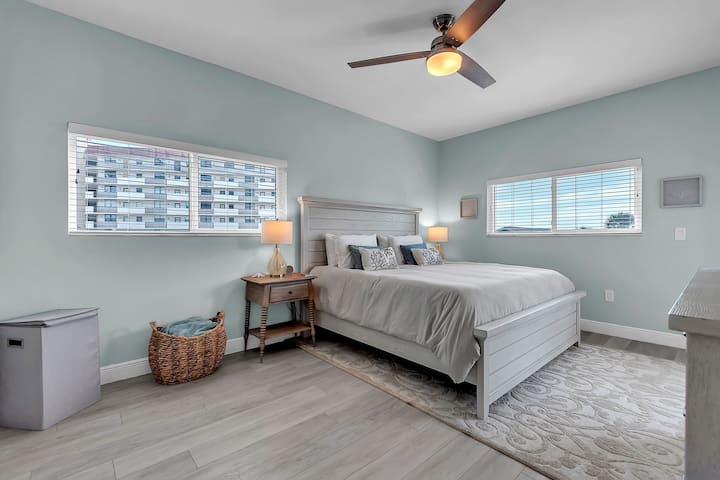 Beachfront/pool/hot Tub - San Remo 206 - Redington Shores, FL