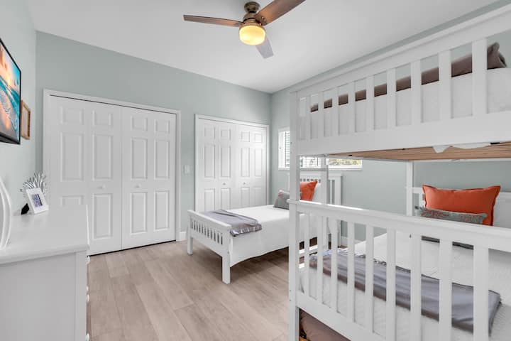 Chambre avec 4 lits simples