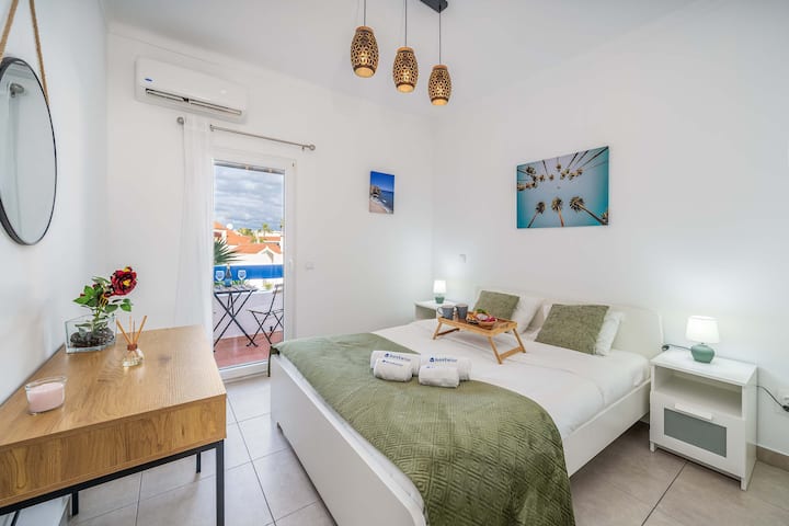 Sunlit Balcony & Open Space Flat By Hostwise - Albufeira