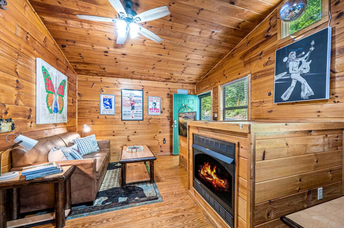 A Little Bit of Country by Beyond Expectations - Cabins for Rent