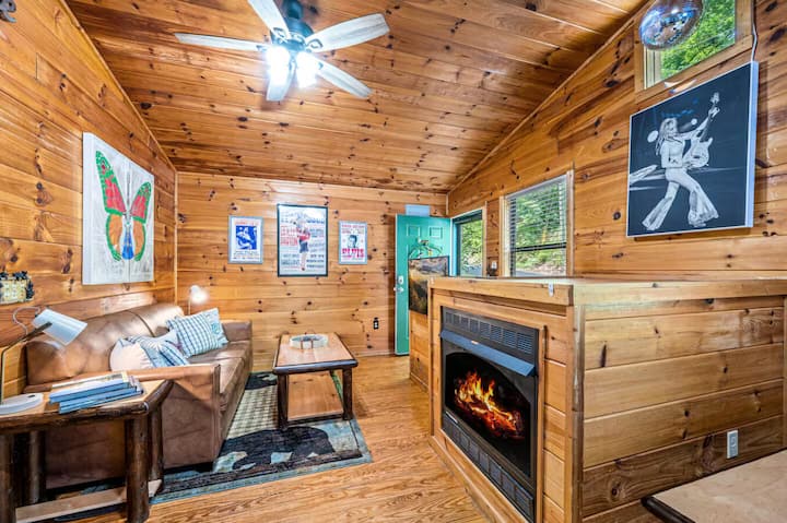 A Little Bit of Country by Beyond Expectations - Cabins for Rent