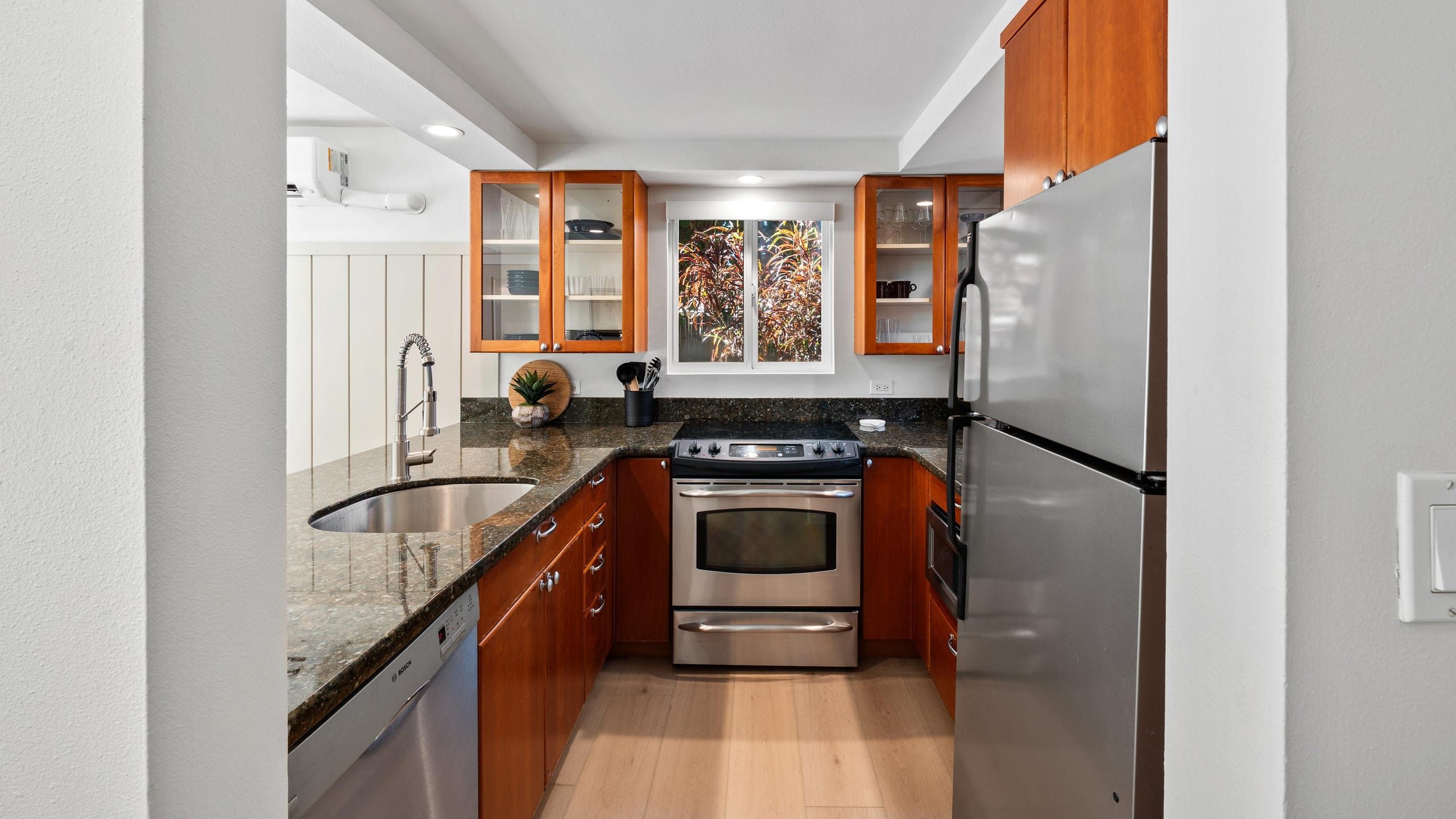 Condo in Kihei · ★5.0 · 1 bedroom · 1 bed · 1.5 private baths - Image 37