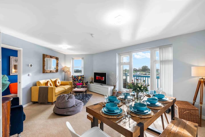 River Heights With Views Parking |By My Getaways - 斯泰寧