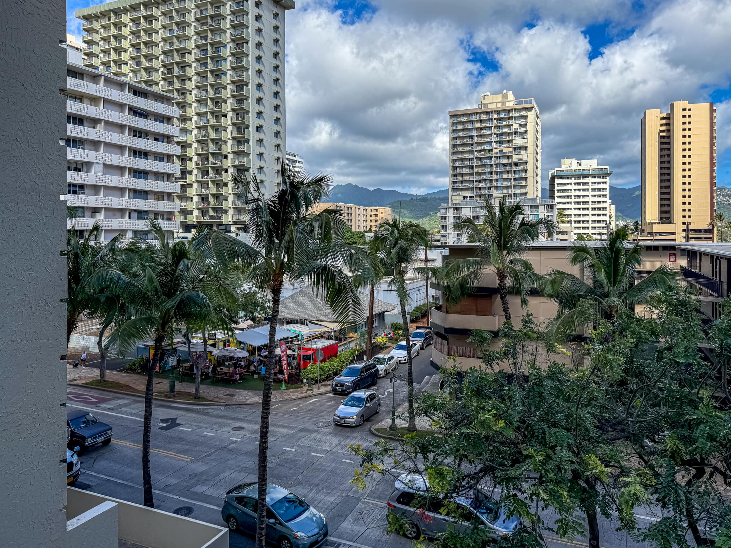 Condo in Honolulu · ★5.0 · 2 bedrooms · 3 beds · 2 private baths - Image 25