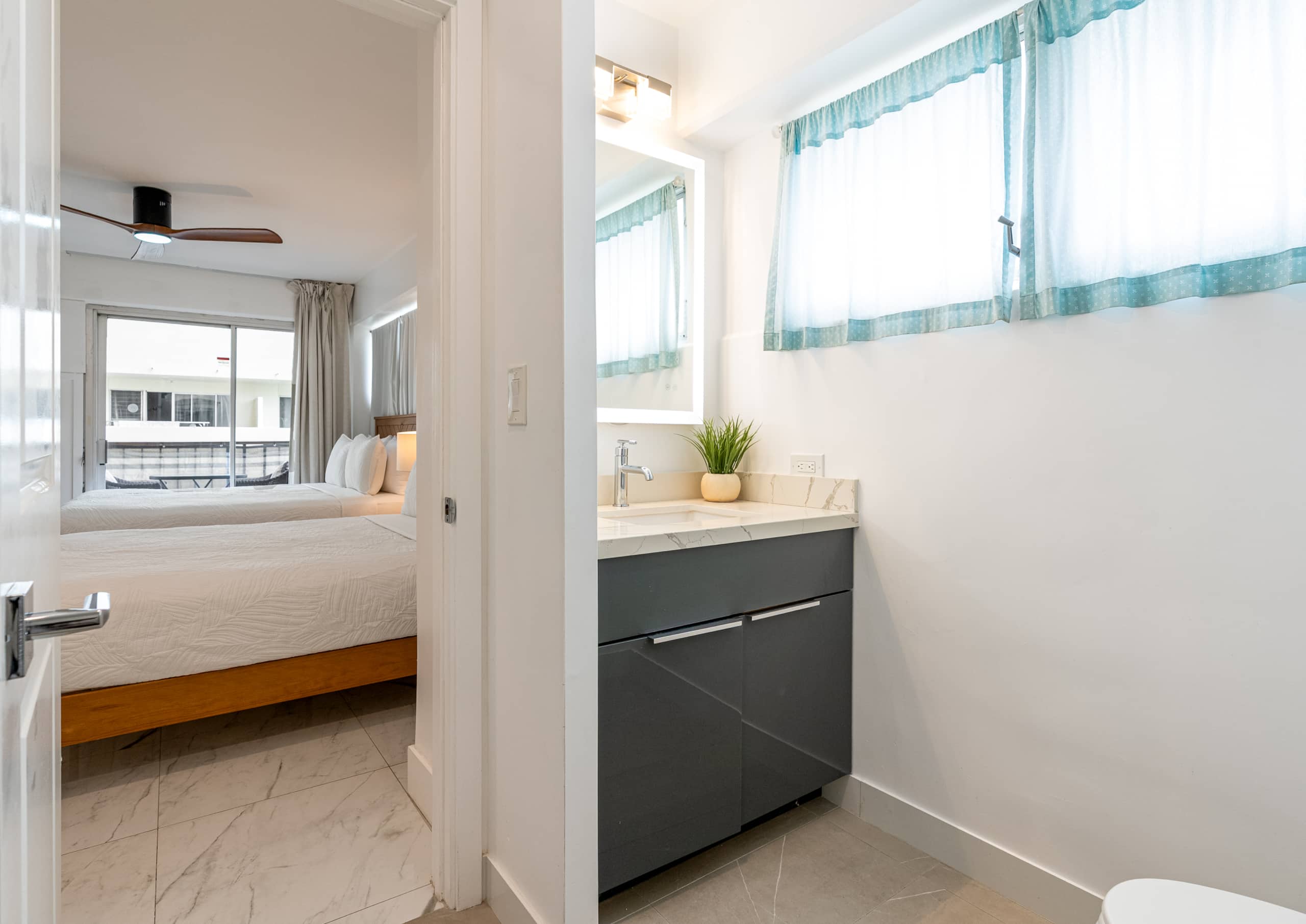 Condo in Honolulu · ★5.0 · 2 bedrooms · 3 beds · 2 private baths - Image 23