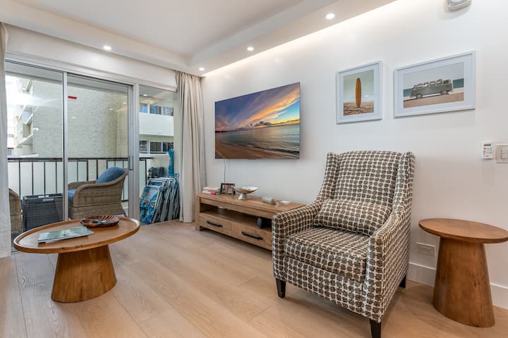 Newly Remodeled 2br/2 Ba, Free Parking, 2 Lanais - Honolulu, HI