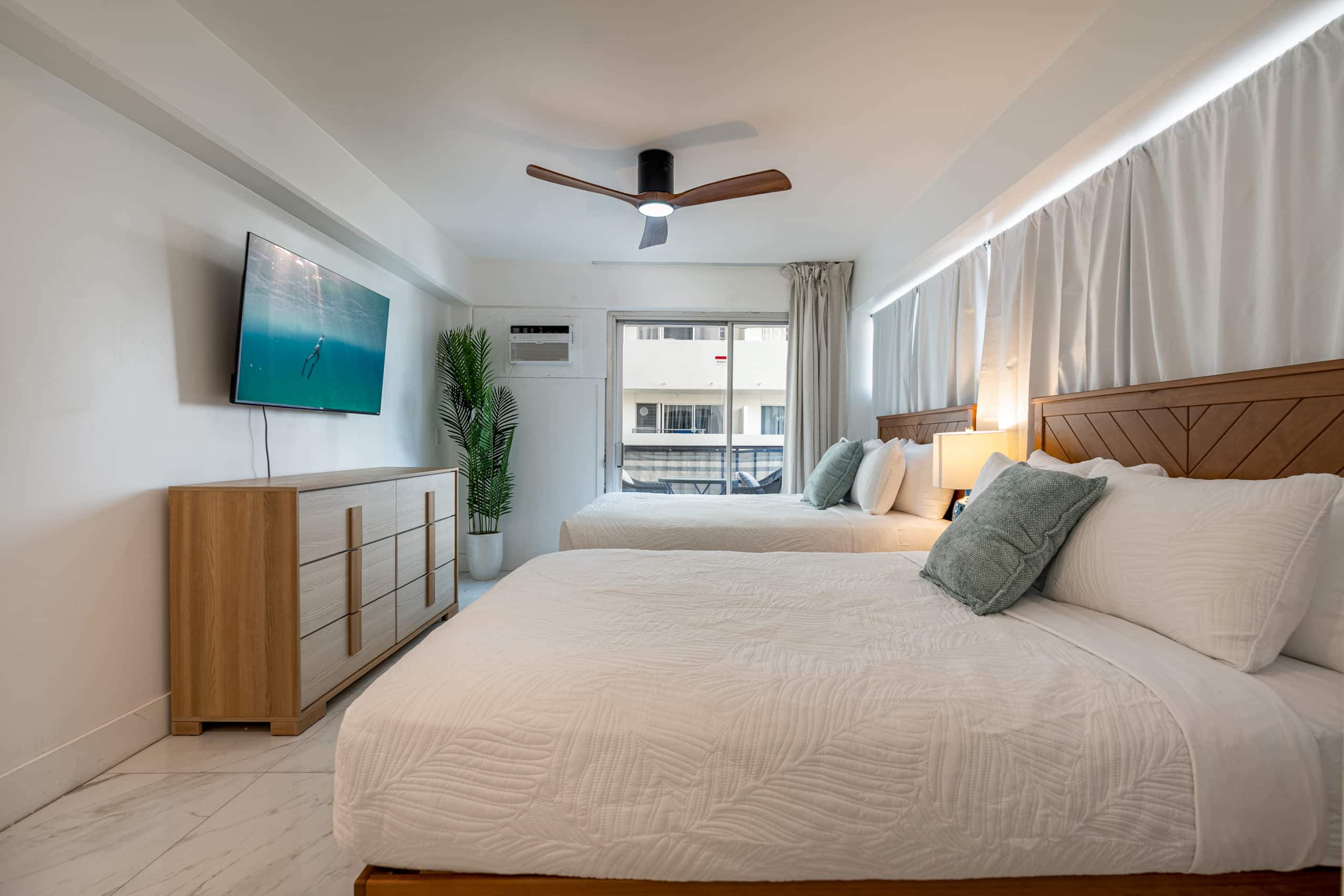 Condo in Honolulu · ★5.0 · 2 bedrooms · 3 beds · 2 private baths - Image 17