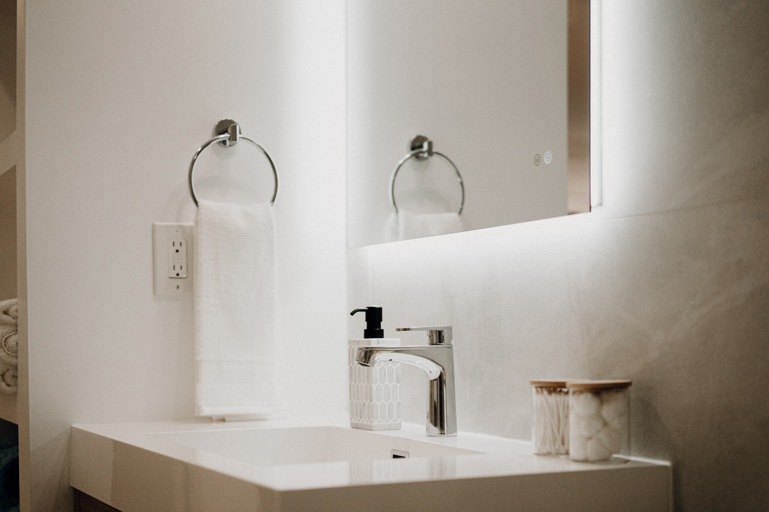 Condo in Honolulu · ★5.0 · 2 bedrooms · 3 beds · 2 private baths - Image 21